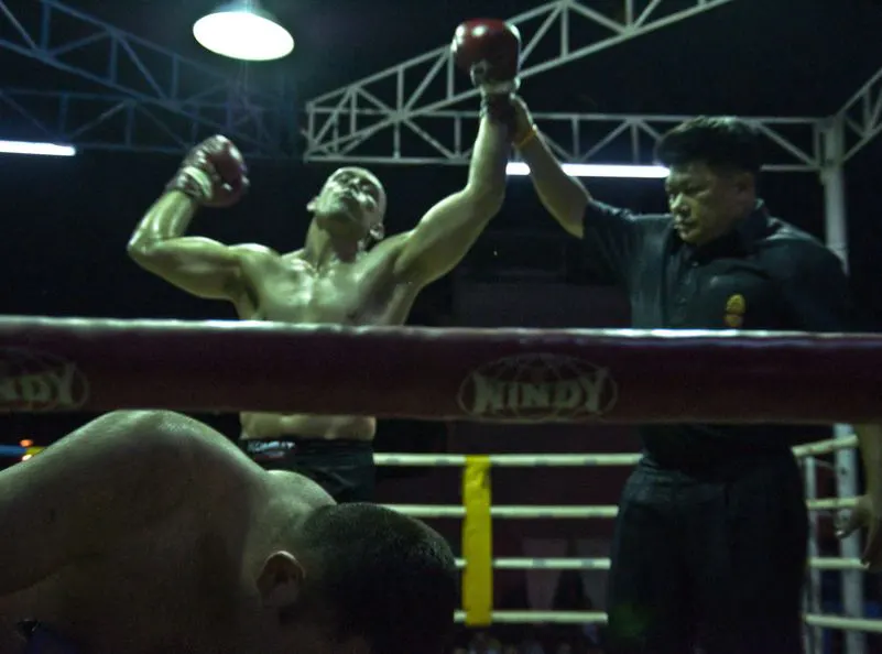 Christian Daghio wins a boxing fight against an Israeli