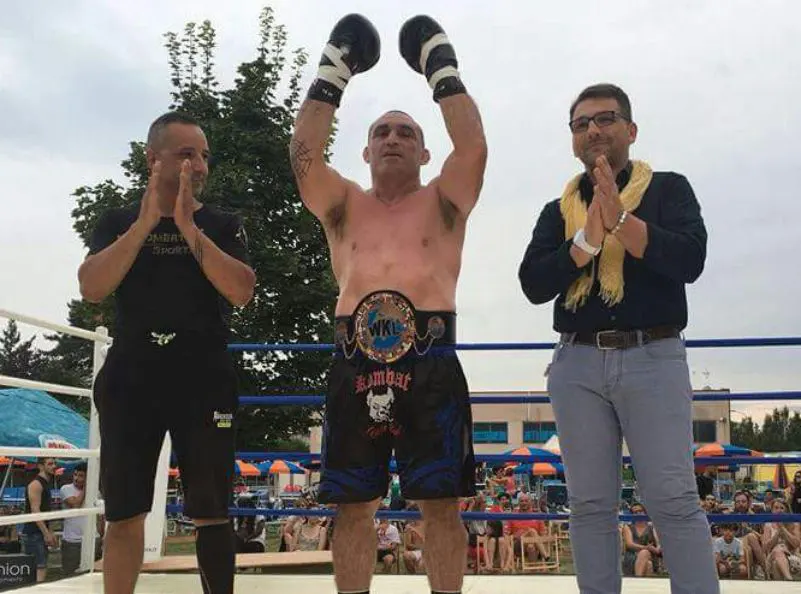 2016: Titolo mondiale WKL Muay Thai