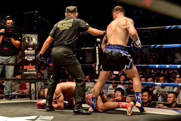 KO moment during a muay thai fight
