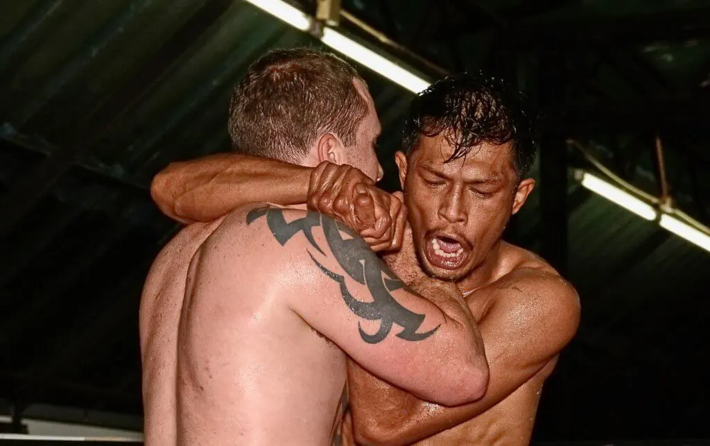 Muay-Thai-clinch-training-for-closer-range-fighting