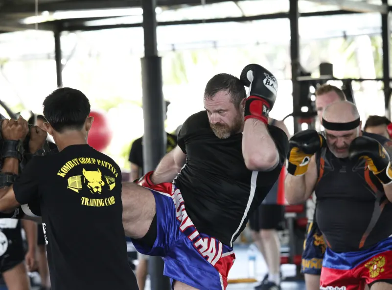 Lose weight with Muay Thai training